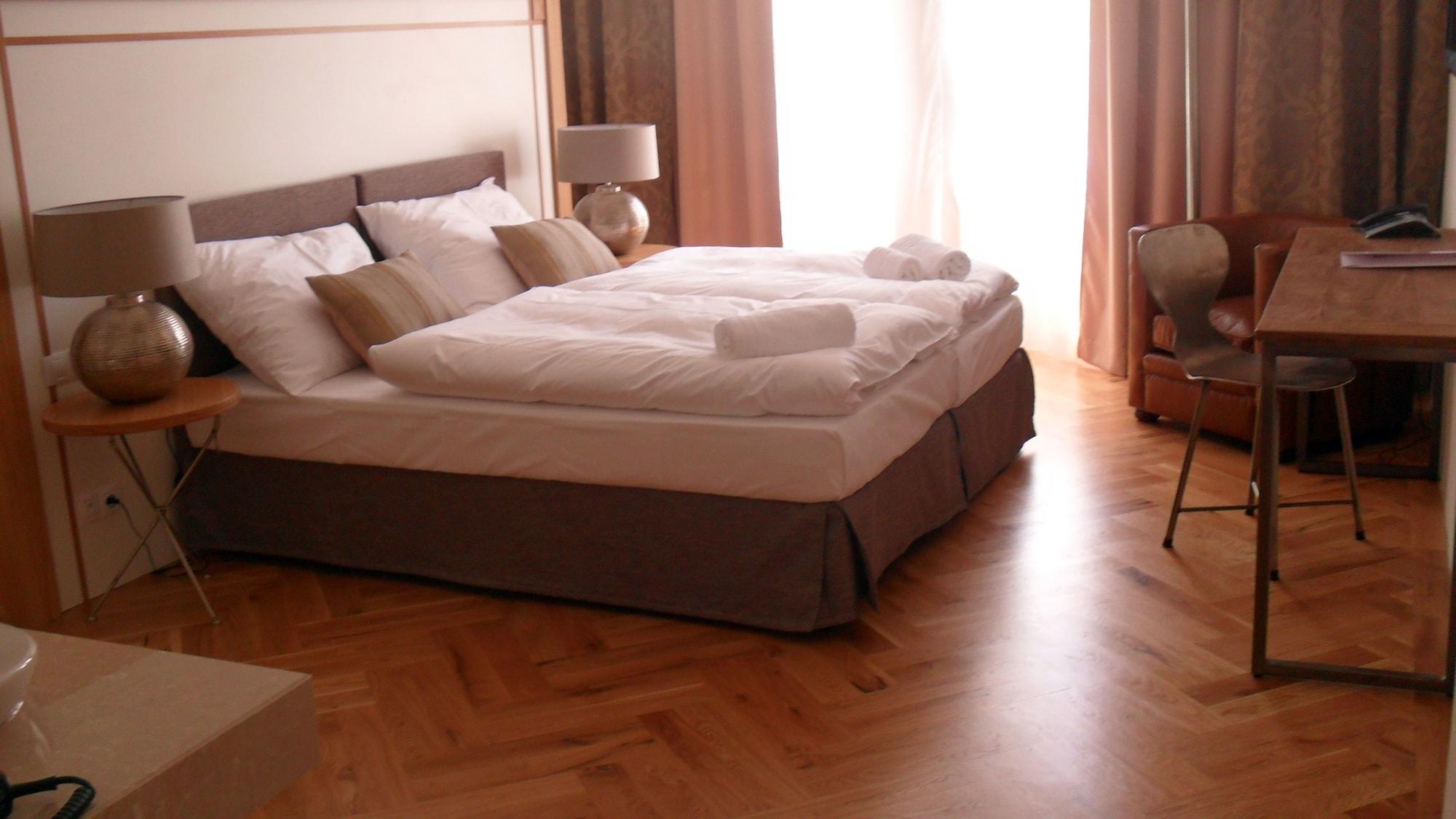 פראג Jungmann Hotel מראה חיצוני תמונה